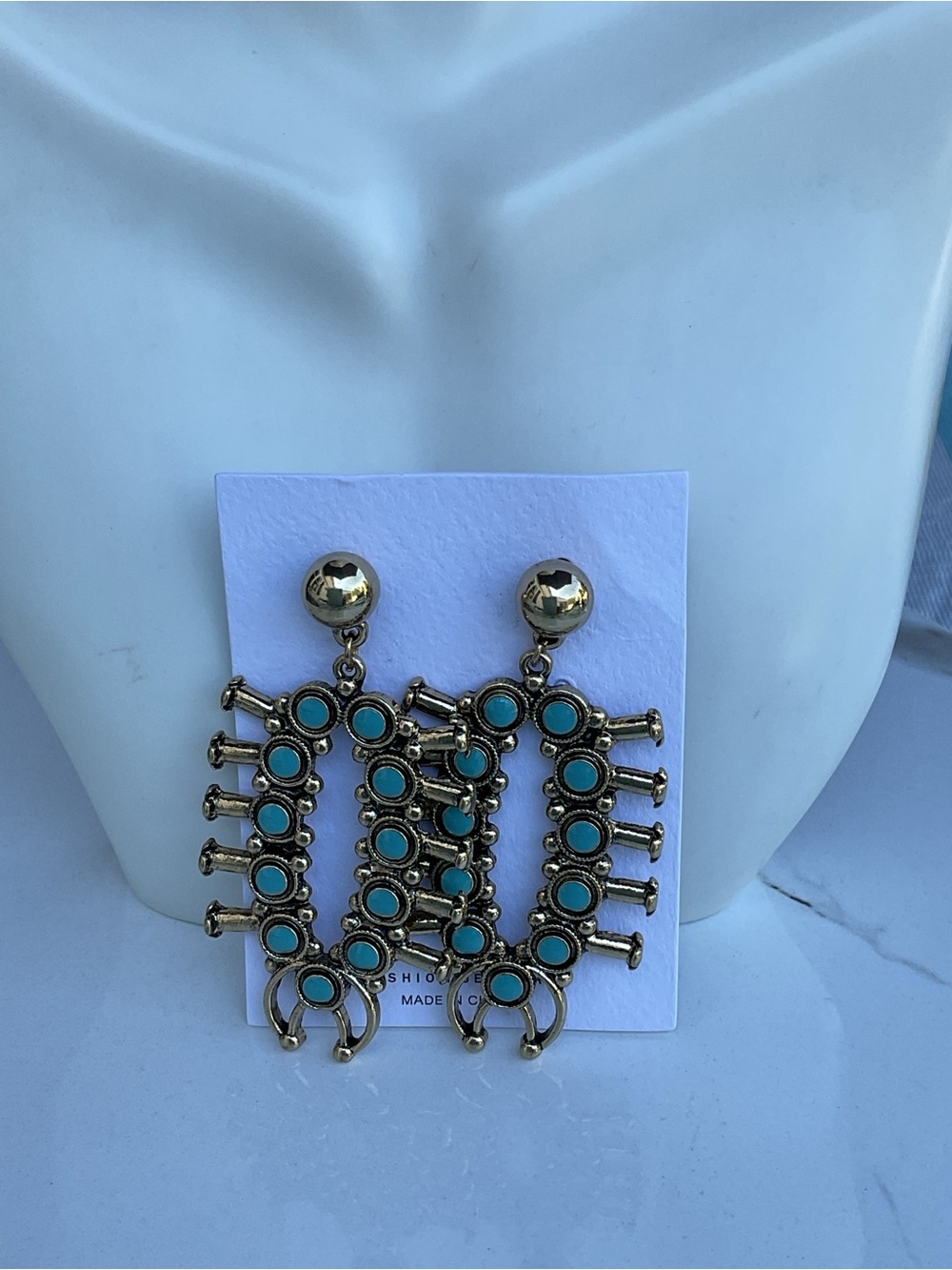 🌟🌟 Gold-Tone Turquoise Drop Earrings - Picture 5 of 8